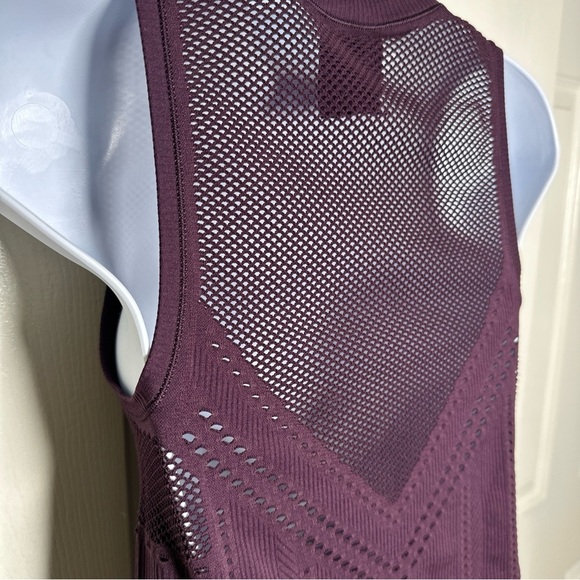 Athleta Purple Mesh Workout Tank Top Size XS Perforated Ventilated Beachy Gym - Picture 8 of 10